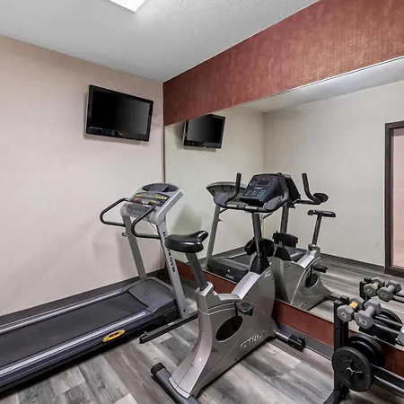Quality Inn & Suites Manhattan-3