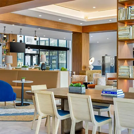 Cambria Hotel Burbank Airport-3