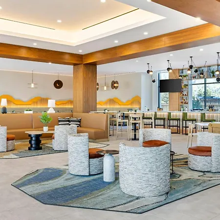 Cambria Hotel Burbank Airport-3