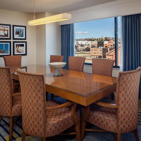 Hilton Garden Inn Portland Downtown Waterfront-2