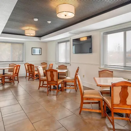 Comfort Inn & Suites Thousand Islands Harbour District-3