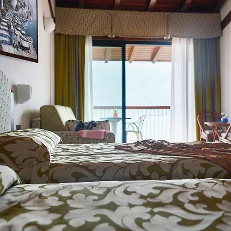 Hotel Ilma Lake Garda Resort-2