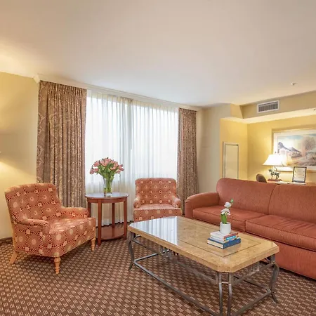 Clarion Collection Hotel Arlington Court Suites-3