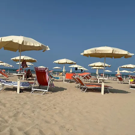 Hotel Rosy-3