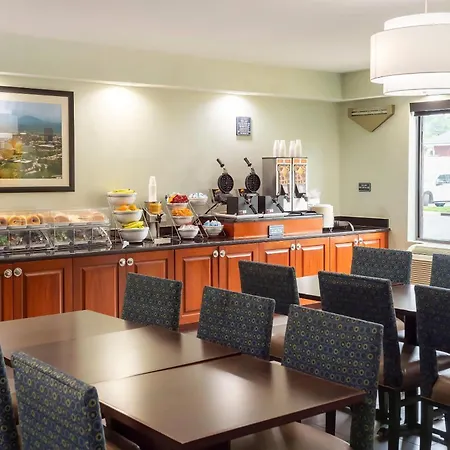 Comfort Suites Outlet Center-3
