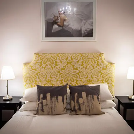 Victoria And Albert Guesthouse-2