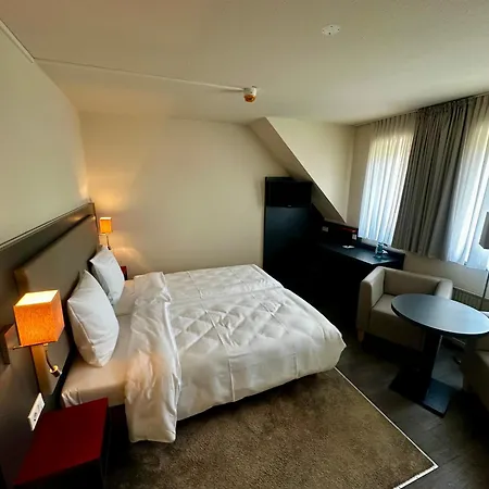 Central Hotel-2
