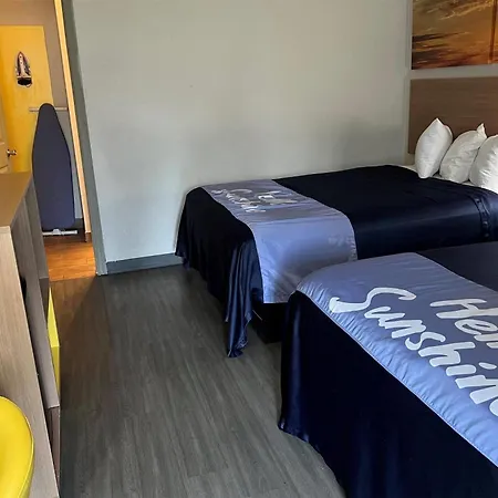 Days Inn By Wyndham West Des Moines - Clive-3