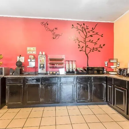 Econo Lodge Martin-3