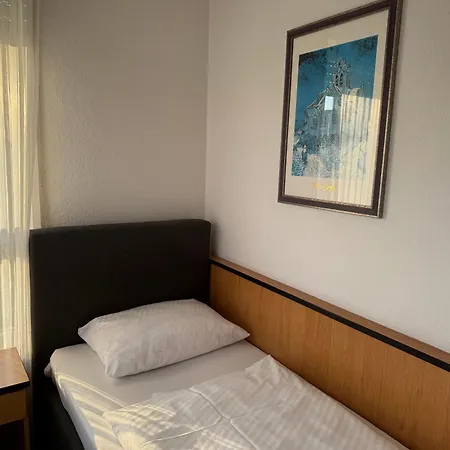Airport-Hotel Stetten-2