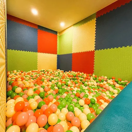Hotel MARVEL - FULLY RENOVATED FREE Beach Access-3