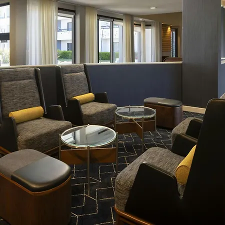 Courtyard By Marriott Fresno-2