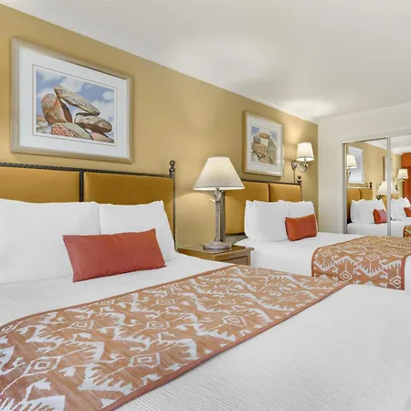 Best Western Plus Arroyo Roble Hotel & Creekside Villas-3