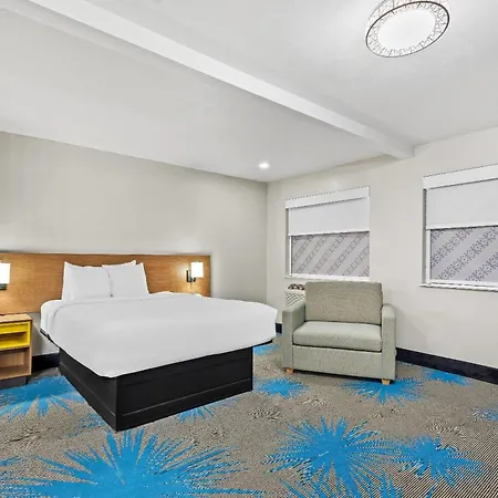 Days Inn By Wyndham Mitchell Sd-3