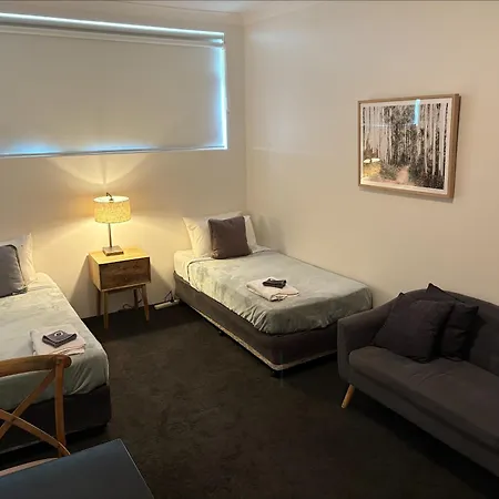 Tall Timbers Motel-2