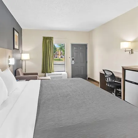 Quality Inn Oak Grove Fort Campbell-3