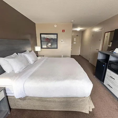 Ramada By Wyndham Sherwood Park-3
