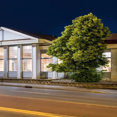 Super 8 By Wyndham La Crosse-3