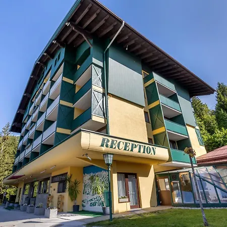Alpine Club Resort-2