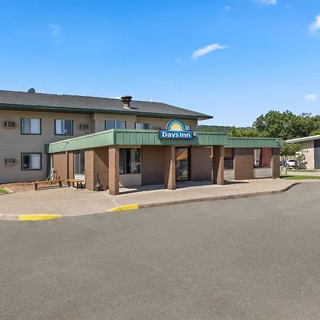 Days Inn By Wyndham Winona-3