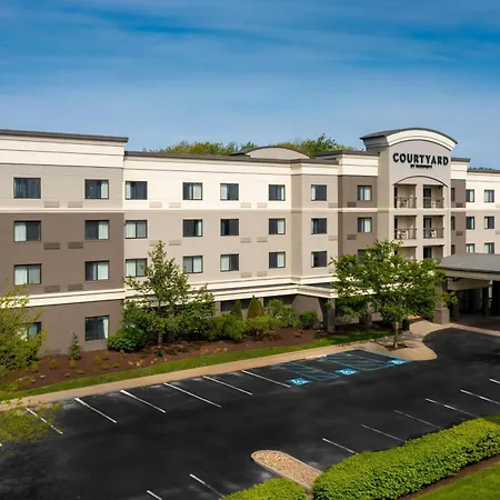 Courtyard Pittsburgh Greensburg-3