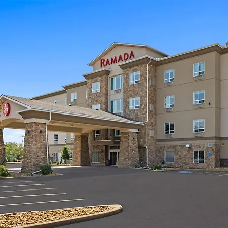 Ramada By Wyndham Drumheller Hotel & Suites-2