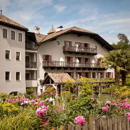 Hotel Weingut Stroblhof-3