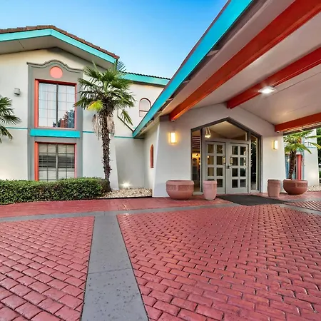 Howard Johnson By Wyndham Columbus Fort Benning-2
