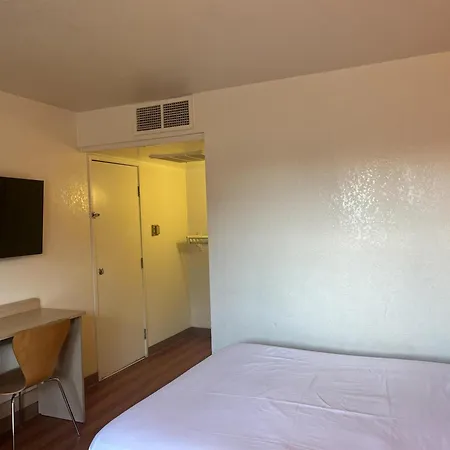 Motel 6 Fort Collins, Co-3
