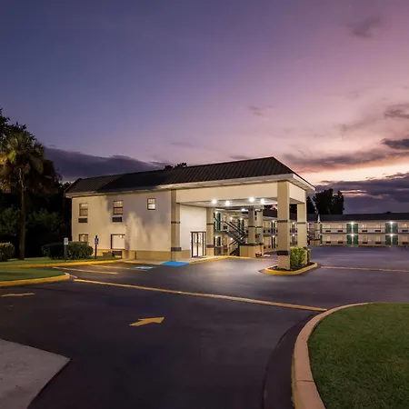 Super 8 By Wyndham Columbia-2