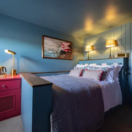 The White Hart - A Heartwood Inn-2