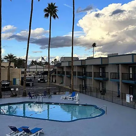 Super 8 By Wyndham Mesa Downtown Near Convention Center-2