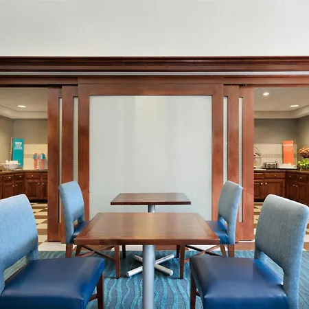 Hampton Inn & Suites Middletown-3