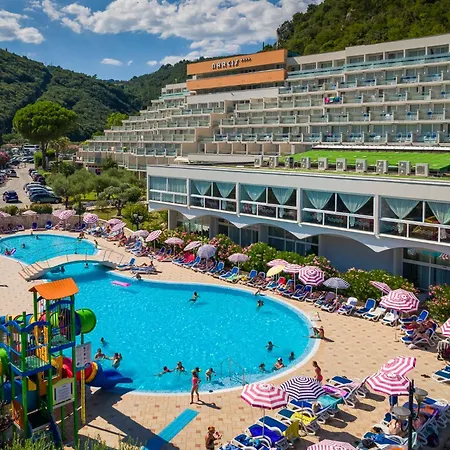 Maslinica Narcis Hotel-3
