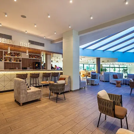 Hotel Marvel - Fully Renovated Free Beach Access-2