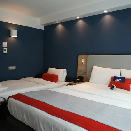 Holiday Inn Express Zuerich Airport By Ihg-3