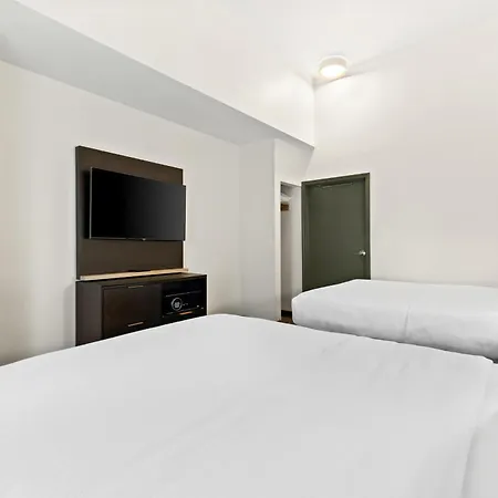 Spark By Hilton Panama City Beach-3