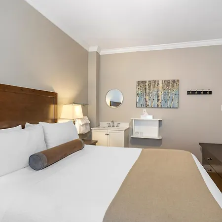 Regent Hotel Revelstoke-3