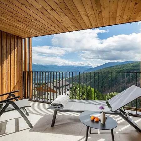 Tratterhof Mountain Sky Hotel-3