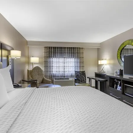 Best Western Plus Clemson Hotel & Conference Center-3