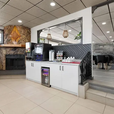 Travelodge By Wyndham Blairmore-3