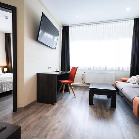 Home Hotel-2