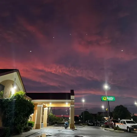Quality Inn & Suites Pine Bluff-2