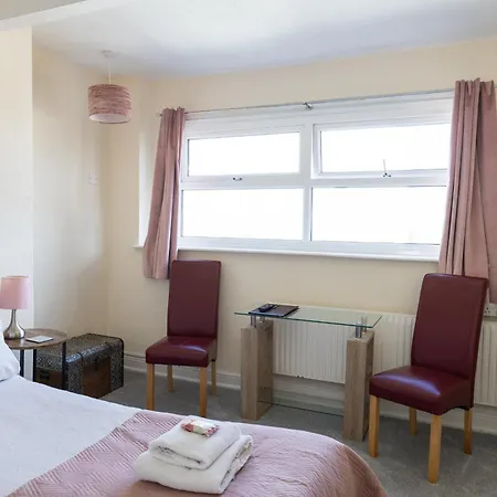 Carlton House Guesthouse-3