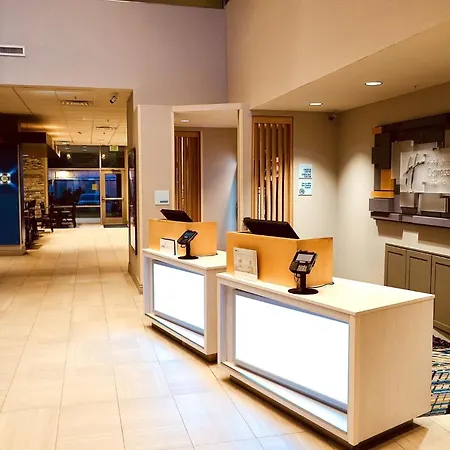 Holiday Inn Express & Suites - Aurora Medical Campus By Ihg-3