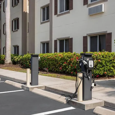 Hawthorn Extended Stay By Wyndham Naples-2