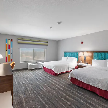 Hampton Inn & Suites Madera-2