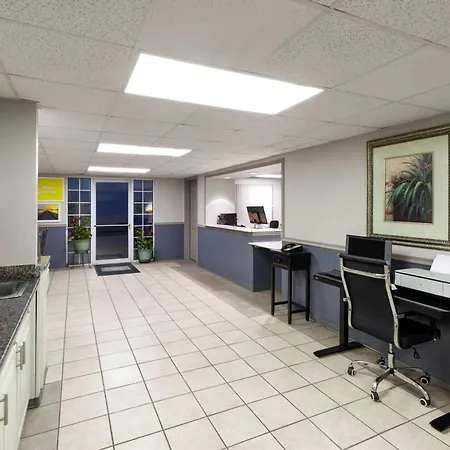 Days Inn By Wyndham Mountain Home-2
