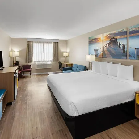 Days Inn By Wyndham Mountain Home-3