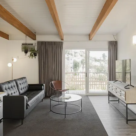 Hollywood Hills Hotel-2